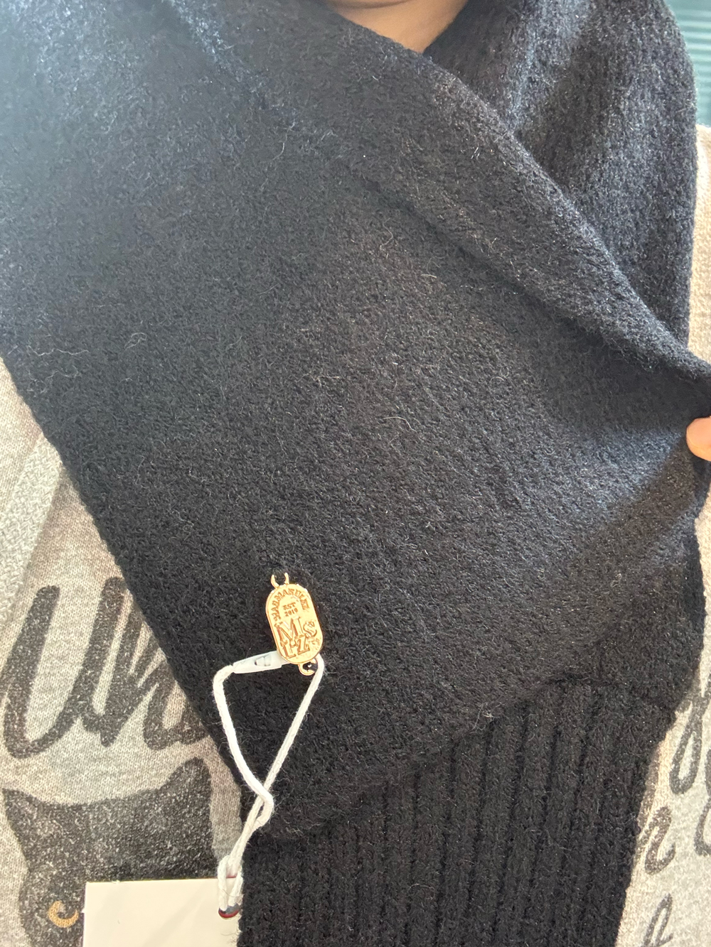 마스마룰즈 Masmarulez 니트 목도리 착용샷