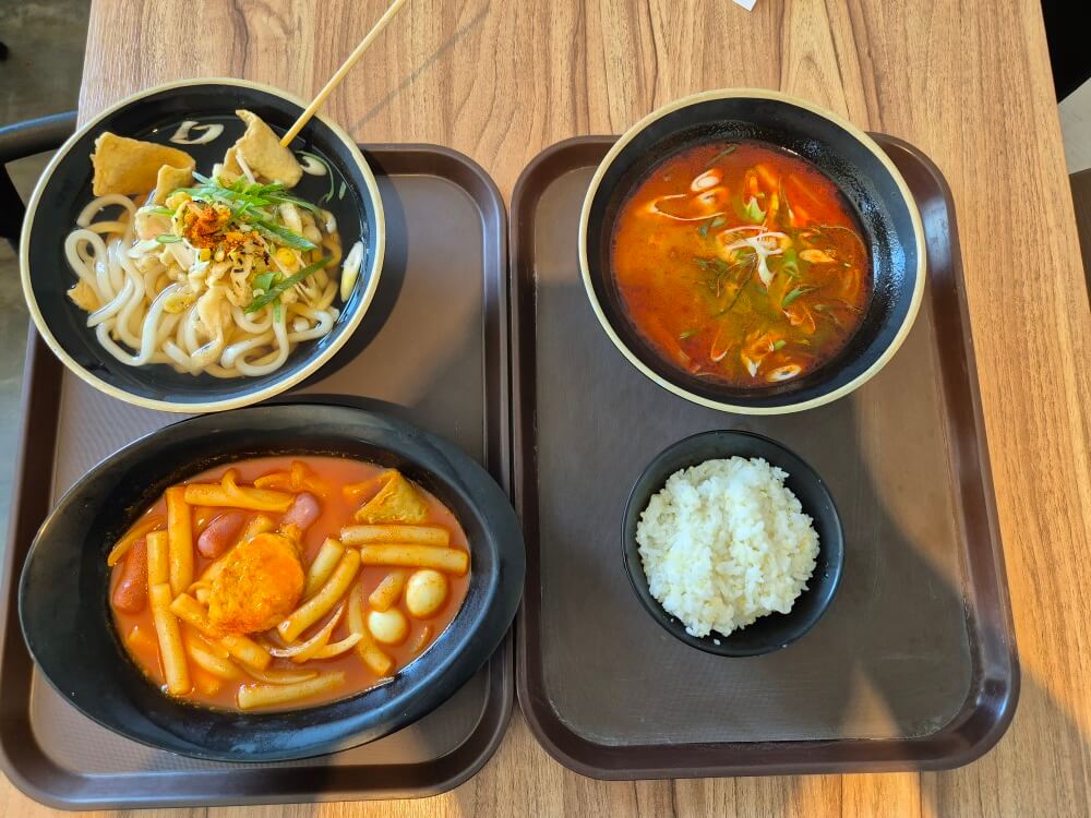 육개장&amp;#44; 우동&amp;#44; 떡복이 사진