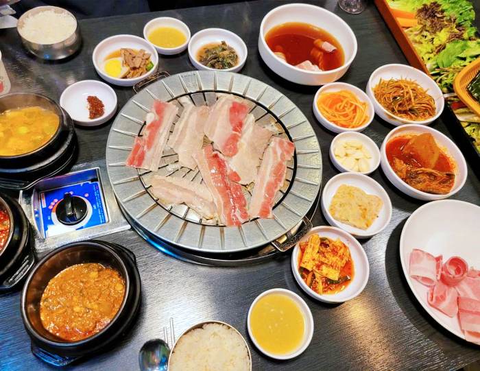식객 허영만 백반기행 강남 신사 논현 우삼겹 쌈밥 맛집