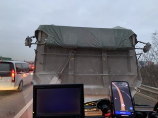 차량 폭발로 대형 화재 번져