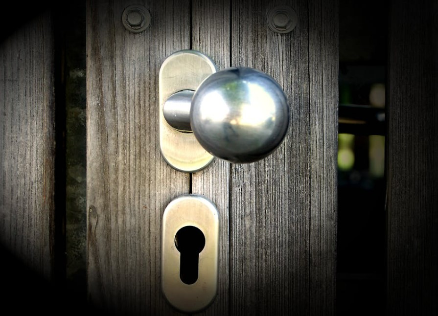 도어락 설치 방법, 셀프로 안전하게 설치하는 법부터 완벽 설정까지