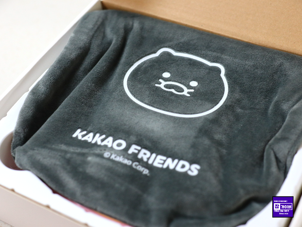 부드러운 촉감의 파우치로 더욱 포근하게