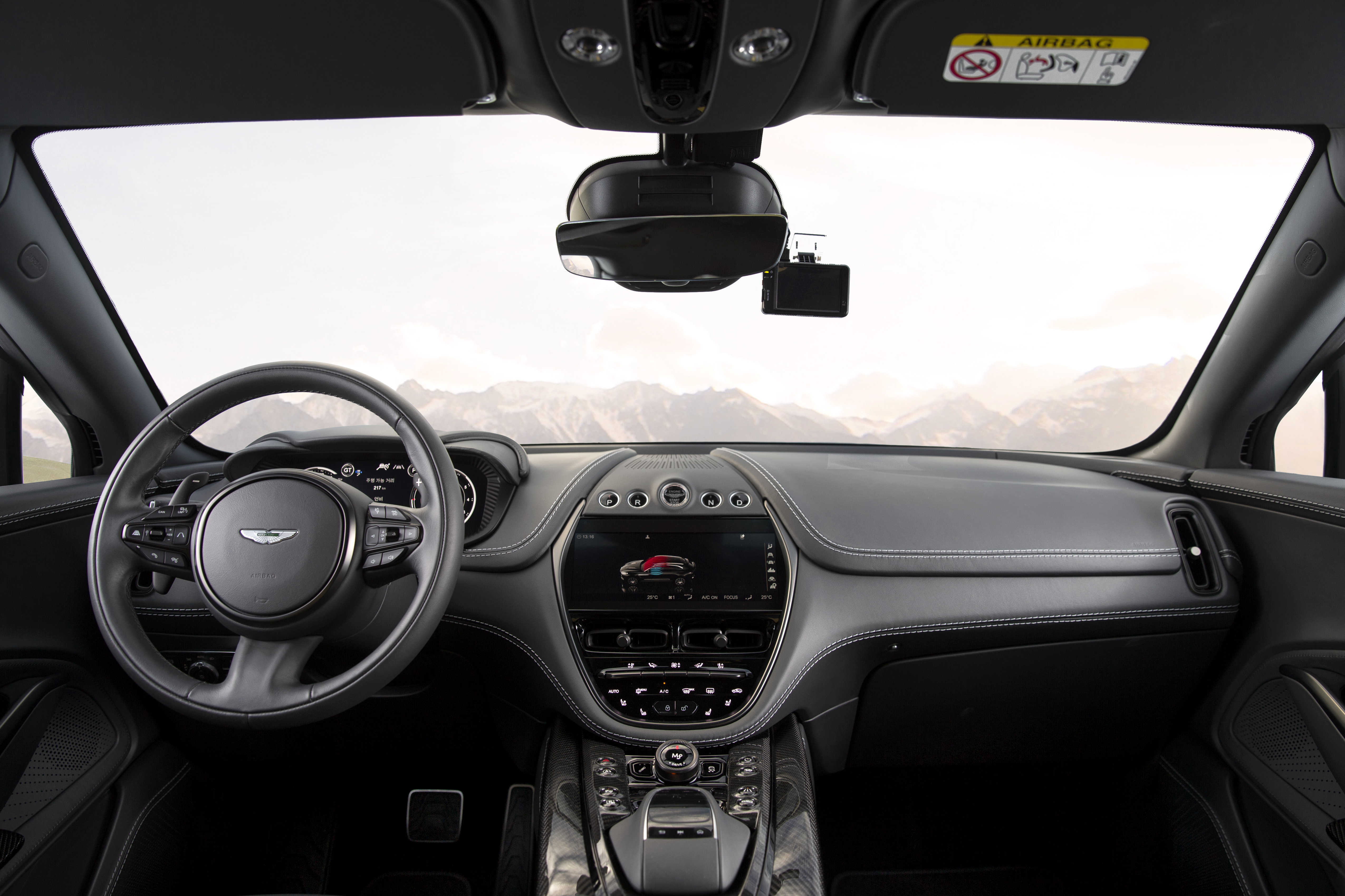 애스턴마틴 DBX 707