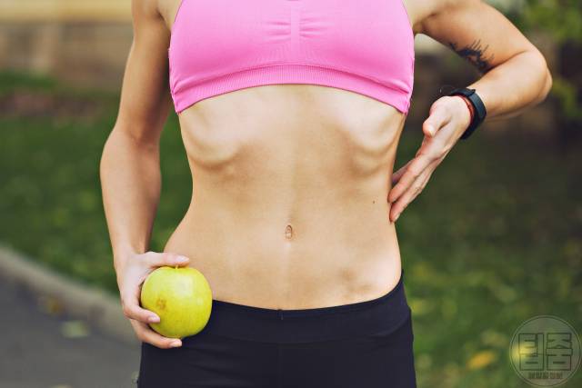 생리 중 아랫배 빵빵 가스 과일 사과