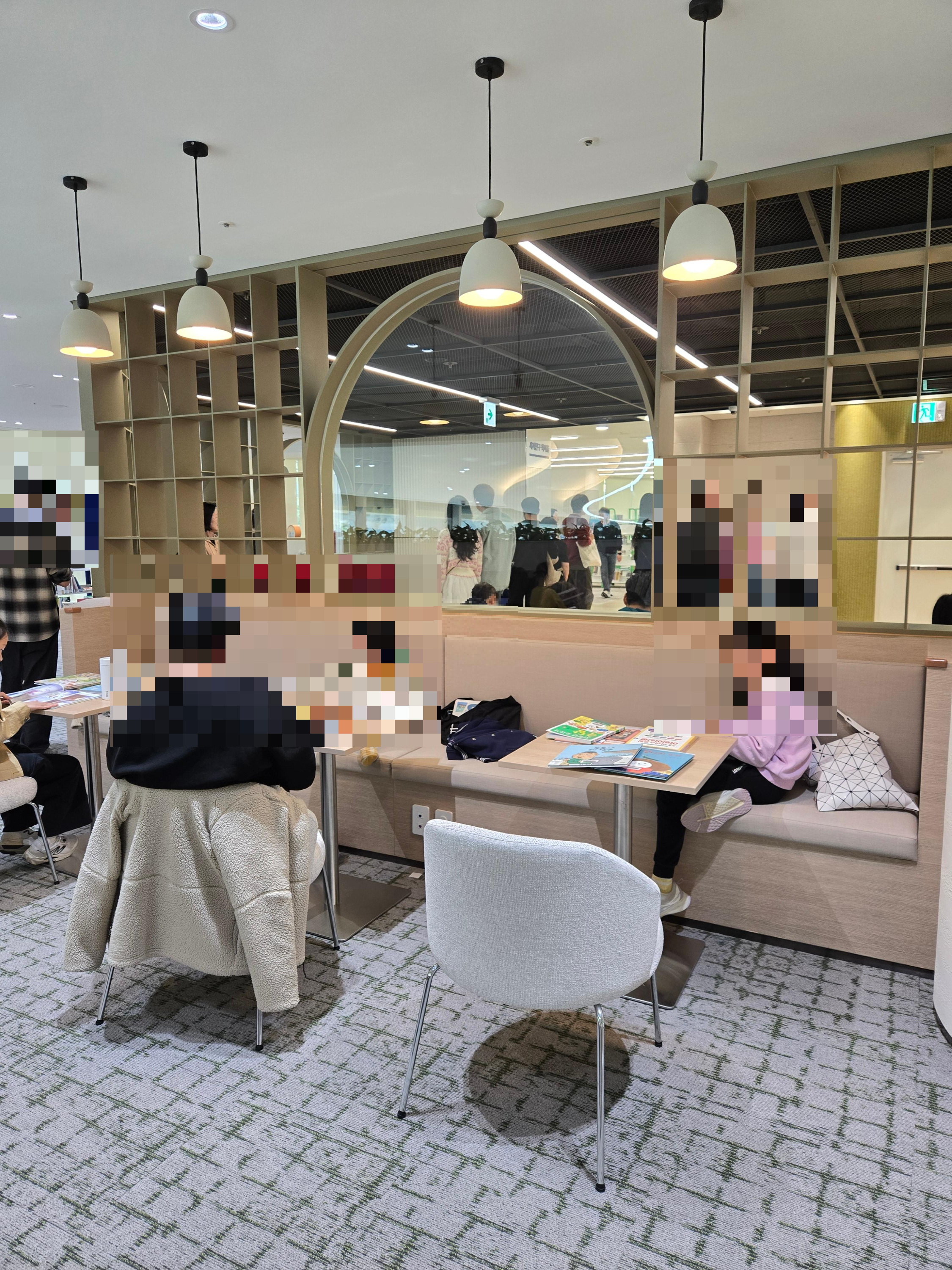 어린이 세계책마을 공간과 나선형 경기 책길