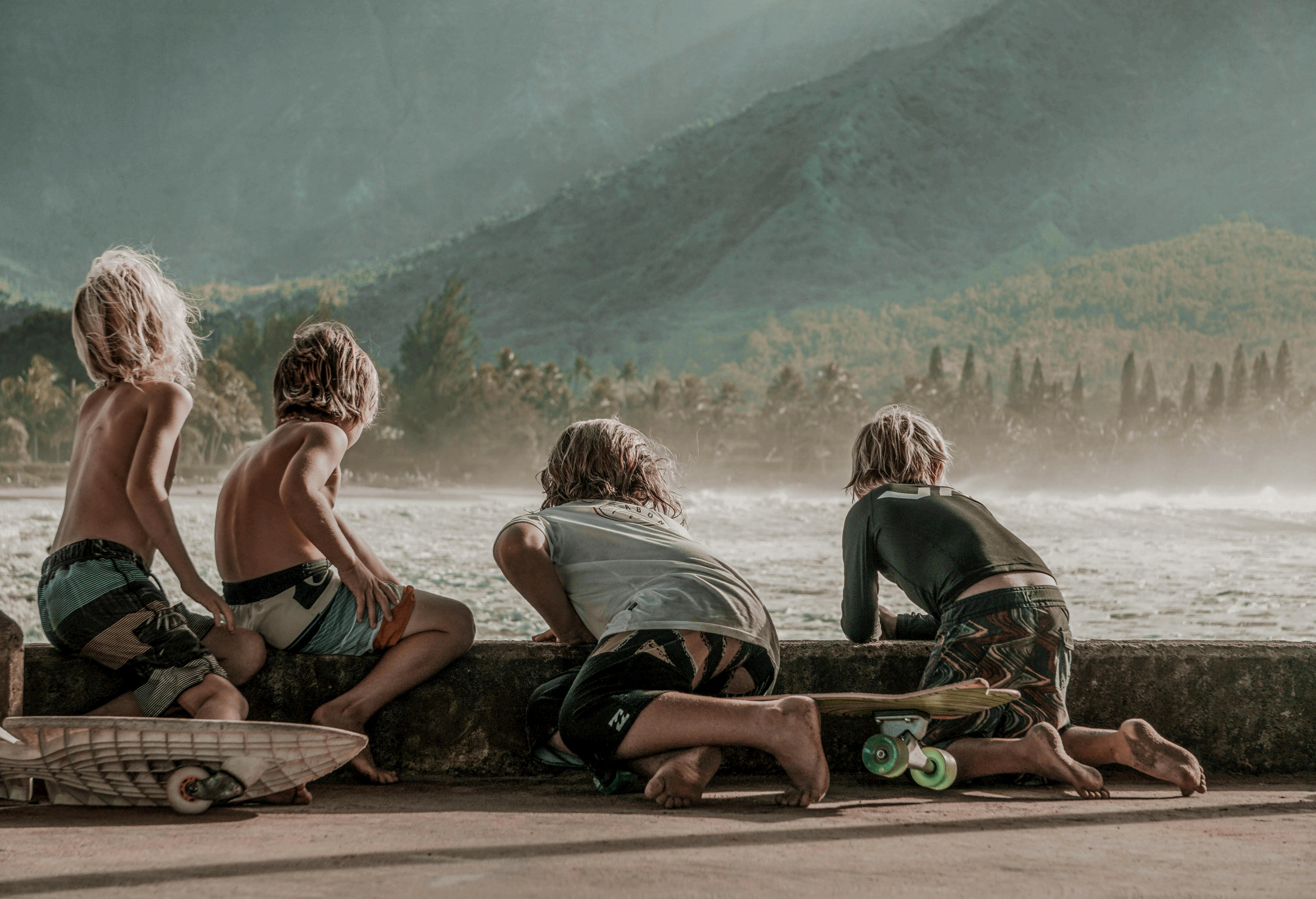 형제같은 친구와의 다툼을 상징하는 이미지