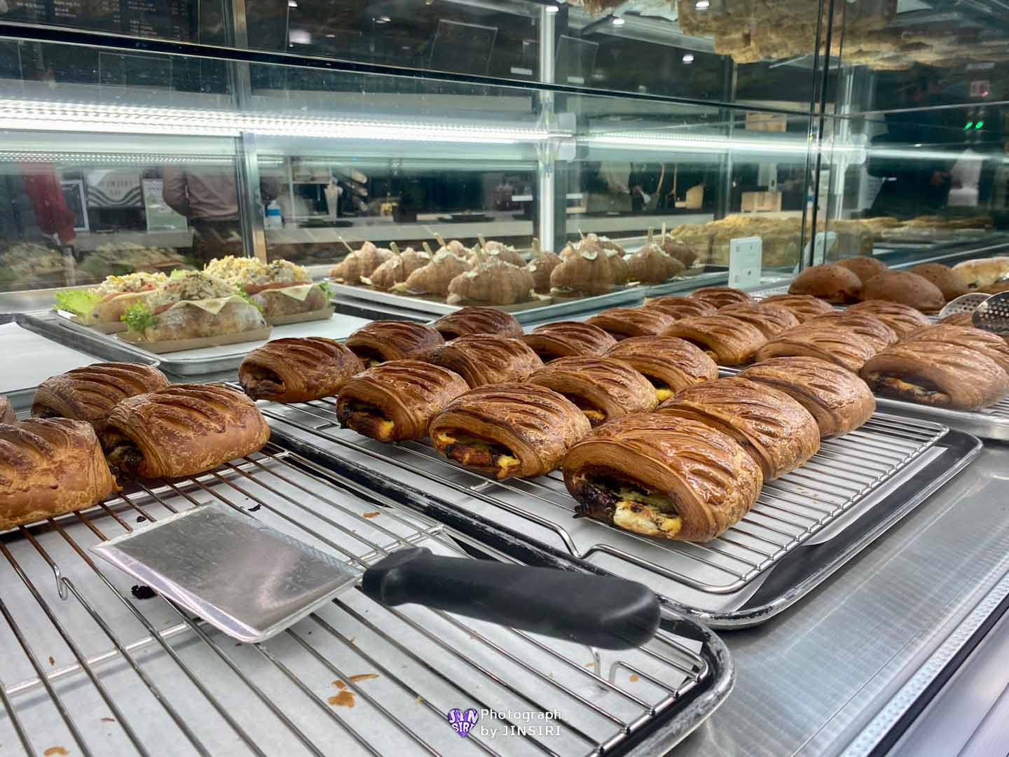 ๊ฒฝ๊ธฐ๋ ํ์ฃผ ๋ํ ์๋ฌผ์ ๋ฒ ์ด์ปค๋ฆฌ ๋ธ๋ฐ์น ์นดํ ์์ธ๊ทผ๊ต