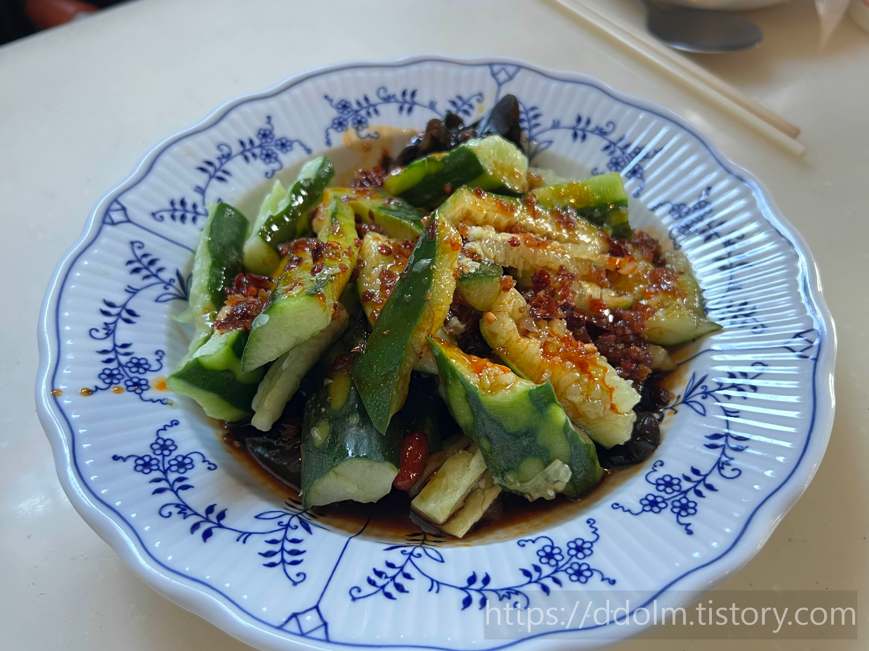 용산 꺼거 오이무침