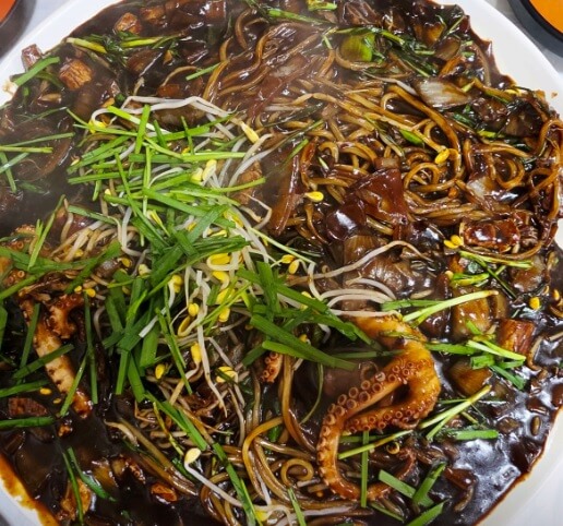 오늘N 격파 중식로드 군산 맛집 특허받은 콩나물 해물짬뽕과 매운 부추 짜장면 왕산중화요리 군산