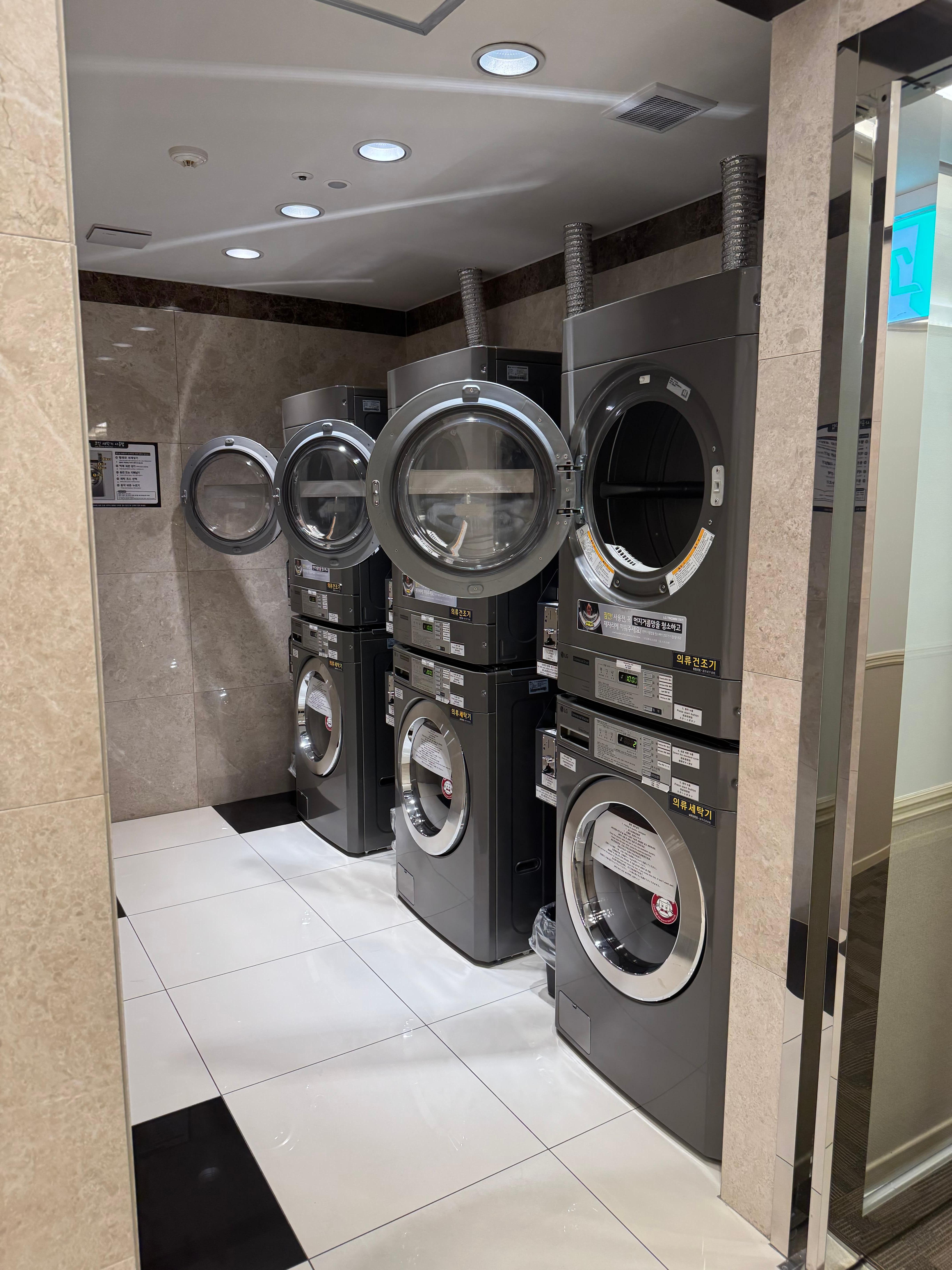 토요코인호텔에서는-세탁기와-건조기도-있어서-빨래도-가능해요