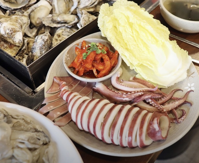 시흥 굴찜 맛집 | 생방송투데이 ‘대식가-겨울의 백미 대왕 굴찜’ 나온 통굴통굴 시흥본점시흥 굴찜 맛집