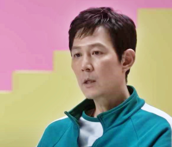 오징어게임-시즌2-참가자-기훈-인터뷰-장면