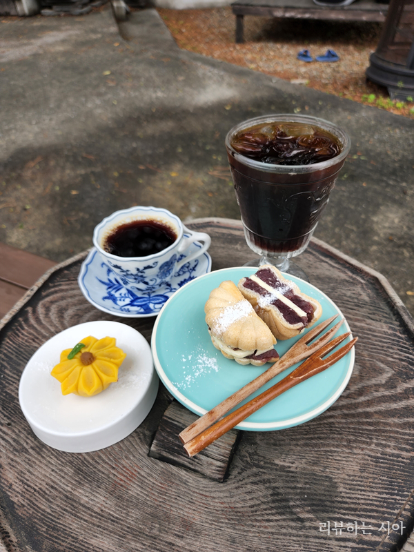 커피와_디저트