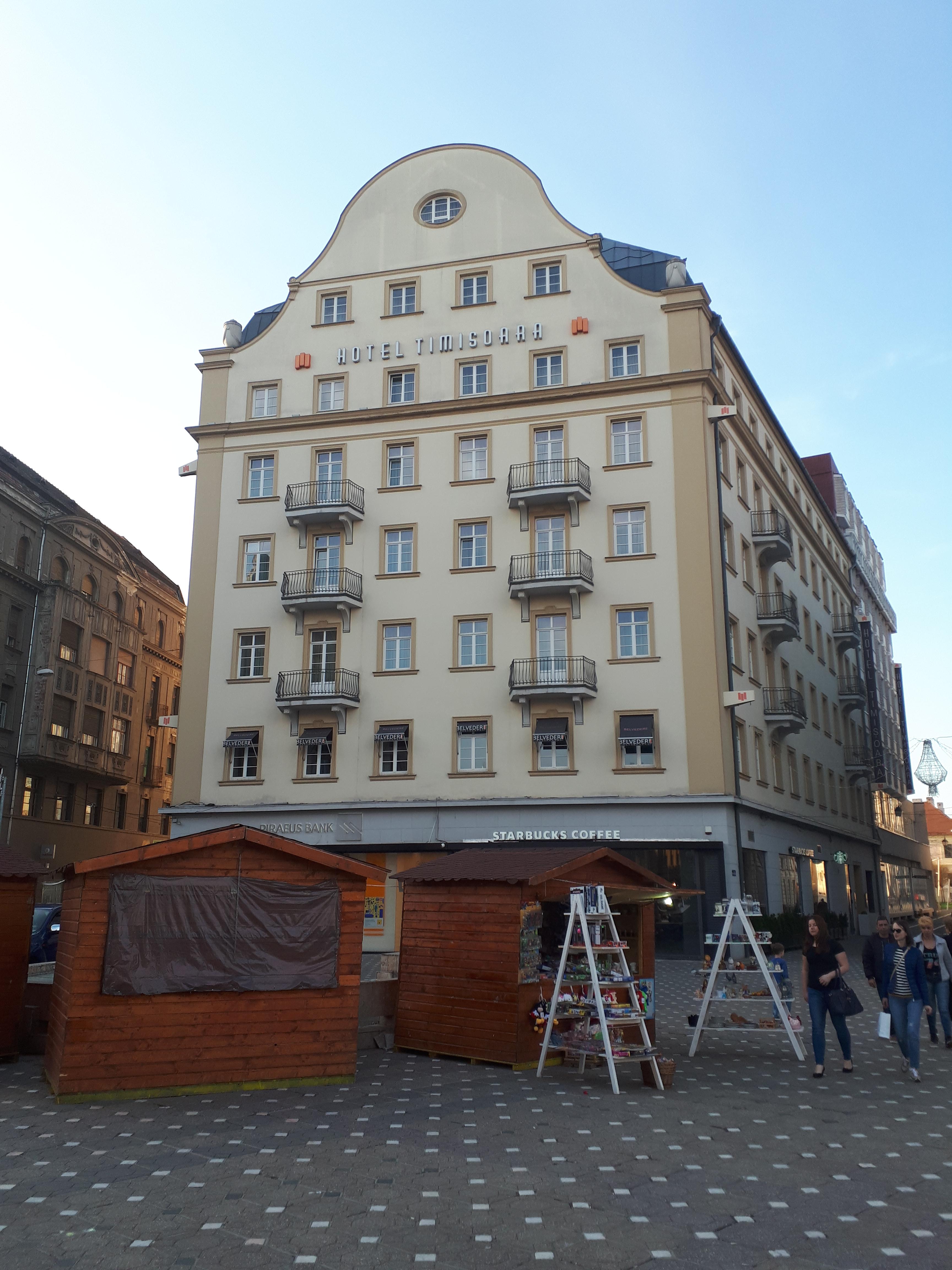 루마니아 티미쇼아라 빅토리 광장의 건물