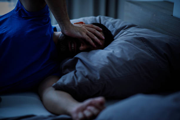 수면장애로 힘들어 하고 있다.