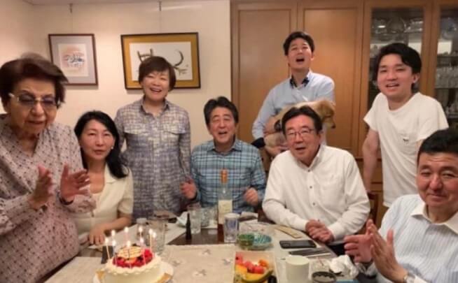 아베 전 총리 가족