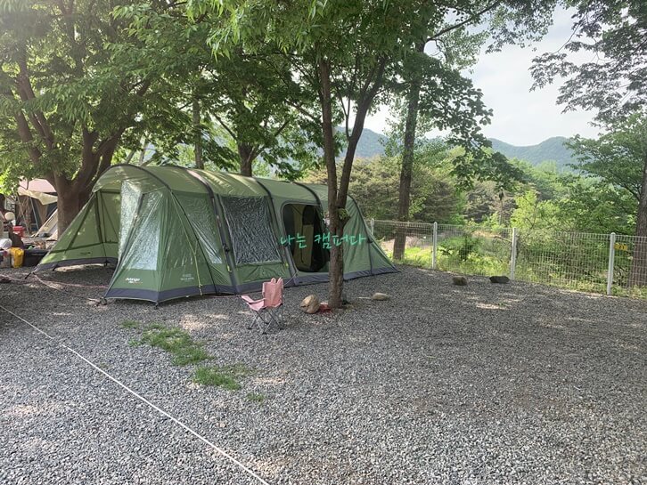 옛날학교 캠핑장-파쇄석 사이트