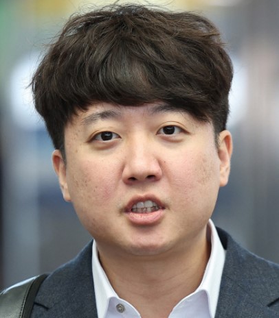 이준석 관련주