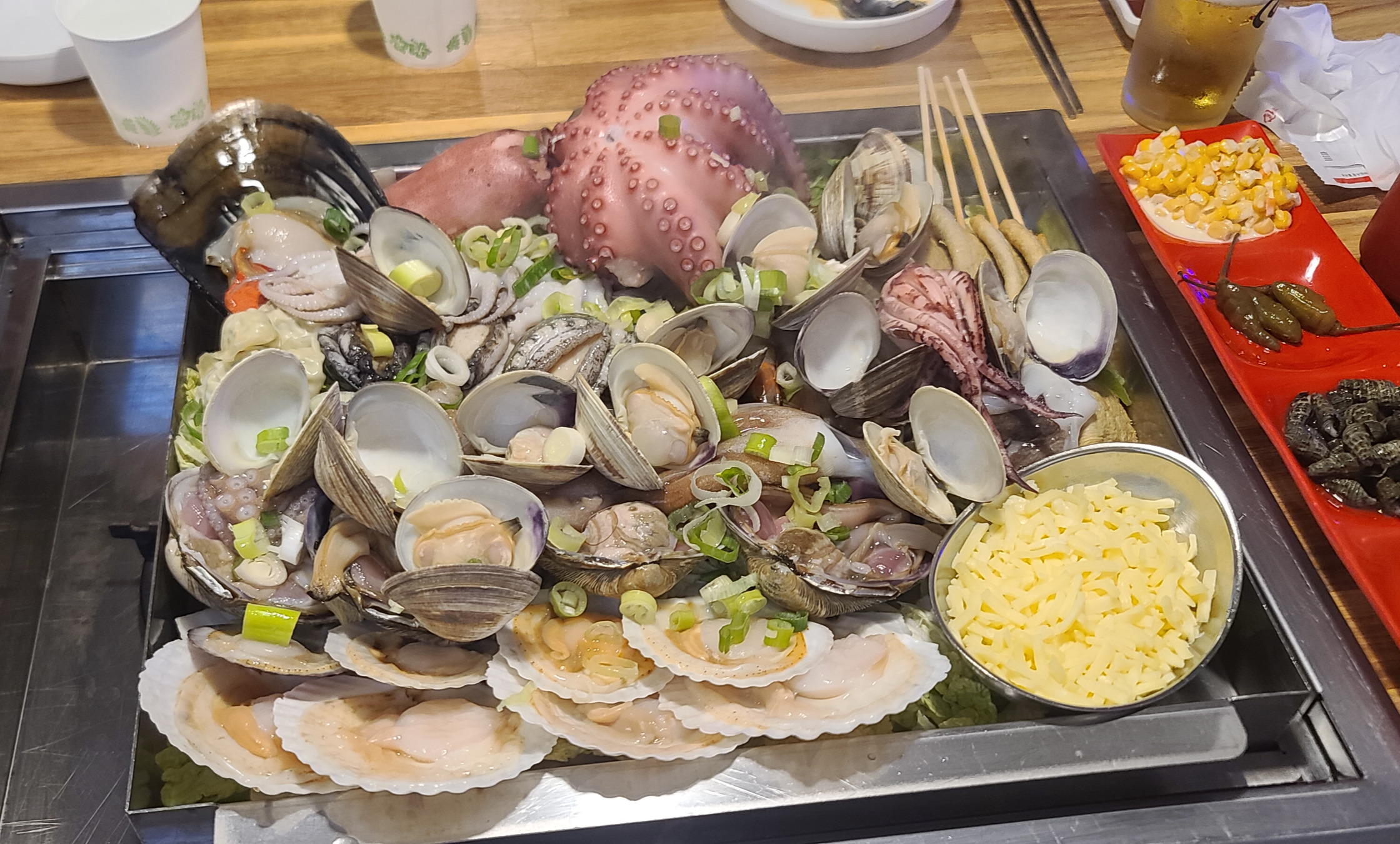 바다수퍼 해물천하 조개구이 성남맛집 단대오거리점 기력보충 시원한내부 바다인테리어 국물조개찜