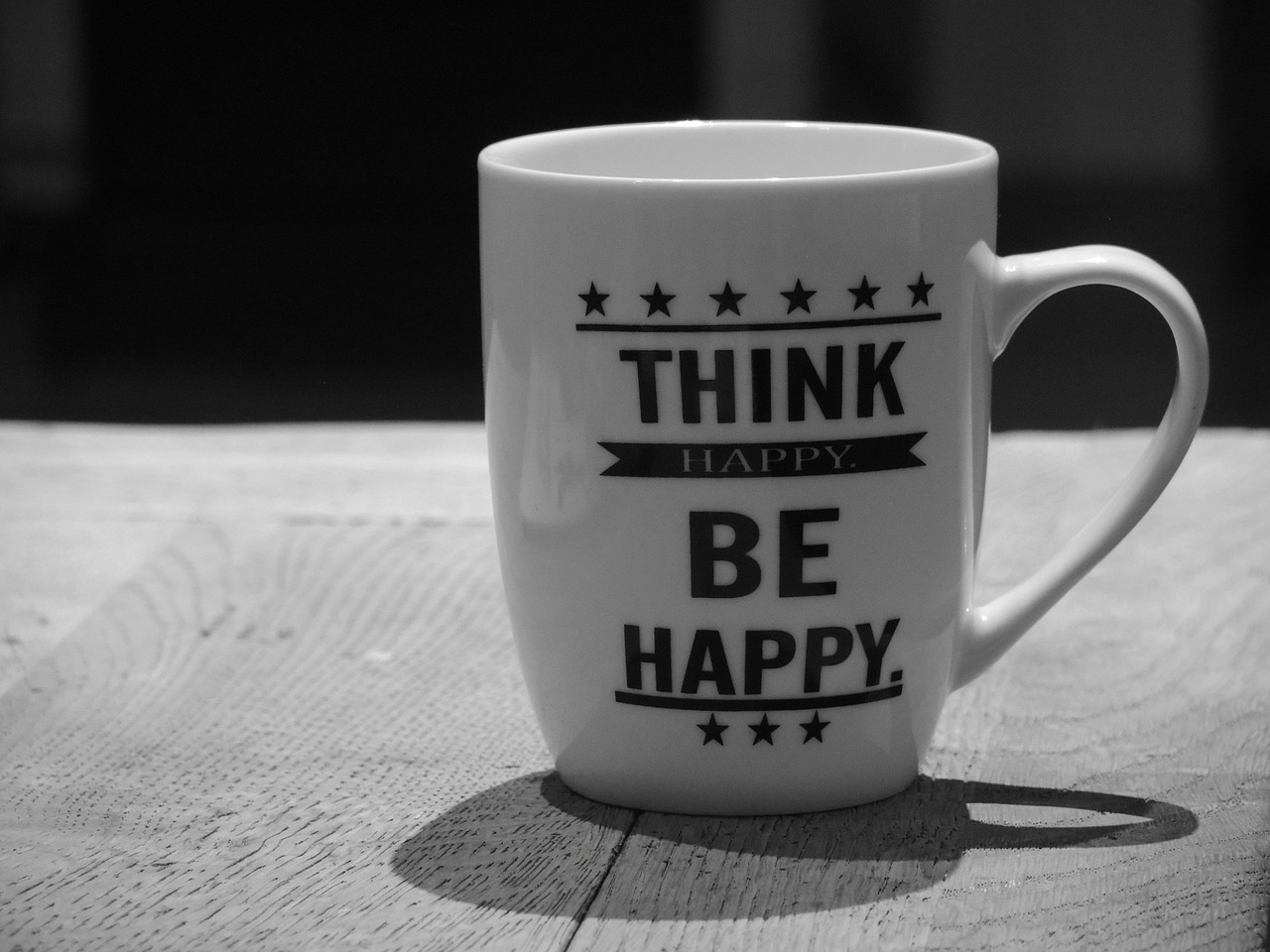 컵 사진, 컵 이미지 'think be happy' 텍스트