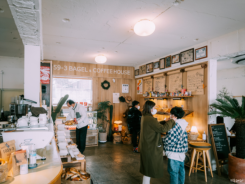 1059-3 베이글앤카페 실내