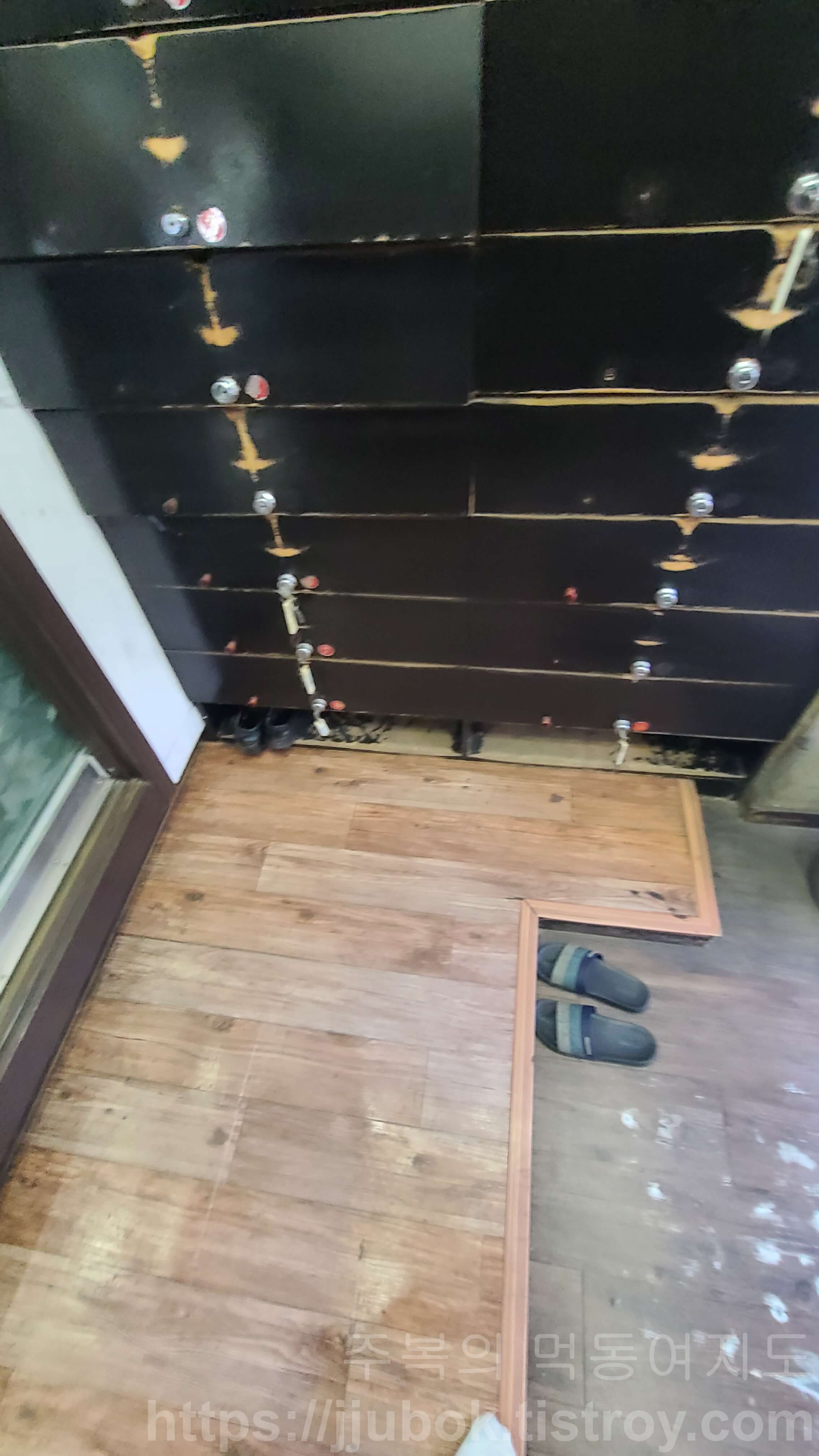 조마루-감자탕-계산점-신발장