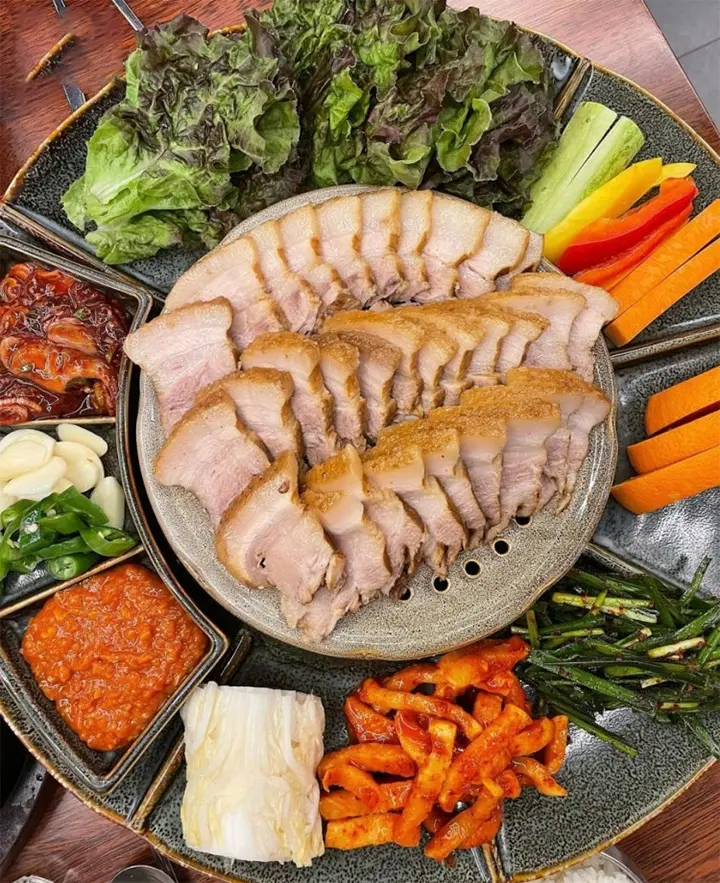 보쌈이랑 수육이랑 다른가요