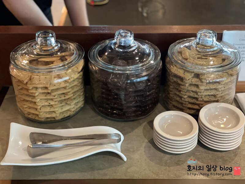 홍콩공항 케세이퍼시픽 더덱 라운지 음식