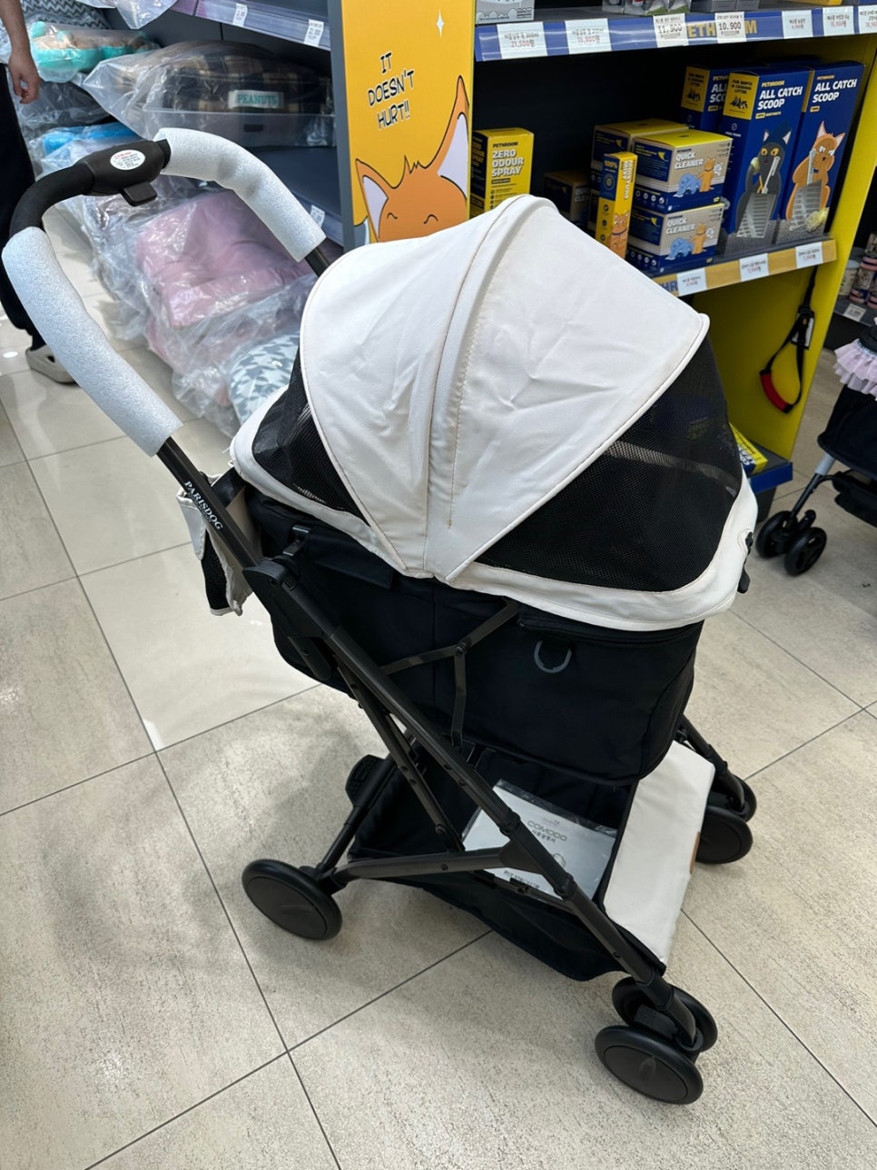 코모도유모차 전면모습