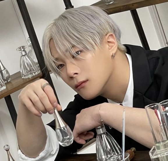 아스트로 문빈 사망 강남 자택 숨진 채 발견 극단적 선택 원인 인스타