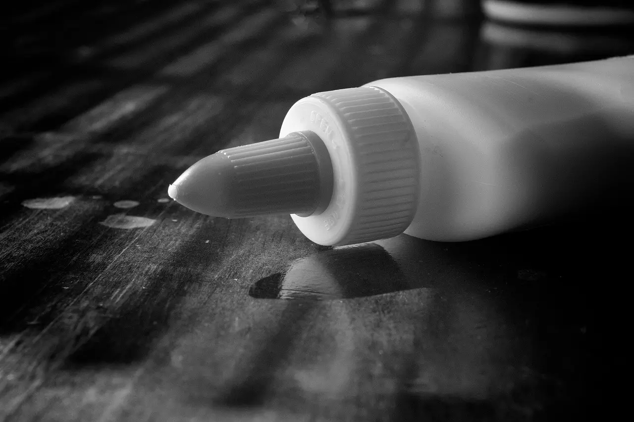 강력본드 지우는법? 강력본드 지우는 효과적인 3가지 방법