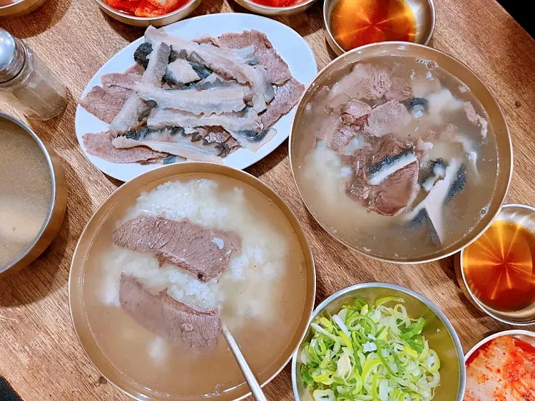 전참시 전지적참견시점 이영자 직접 끓인 보리차 청담부부 정우성 이정재 웃게한 디저트 맛집 80년 노포 방짜유기 한우 곰탕, 수육 여의도 국회의사당역 곰탕집 맛집 소개