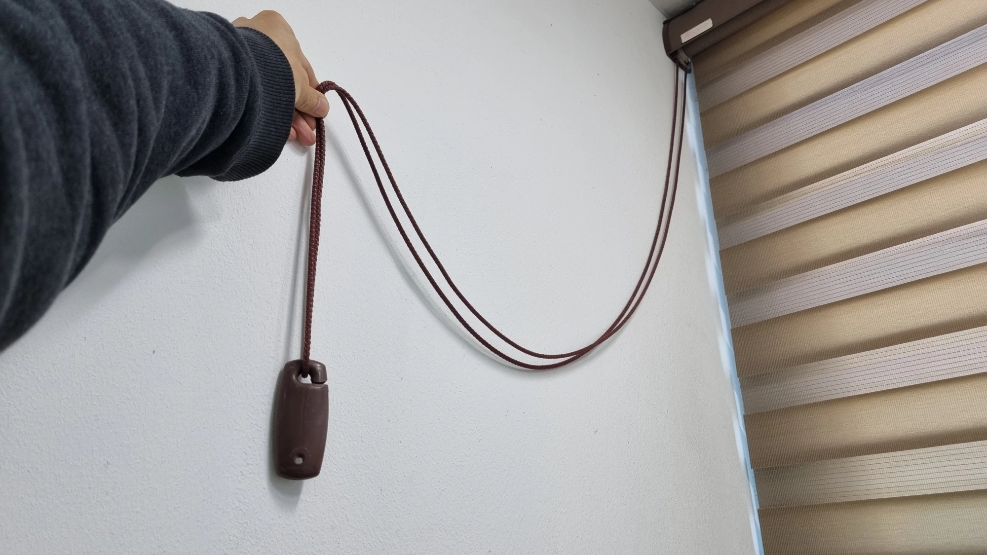 롤스크린 블라인드 줄