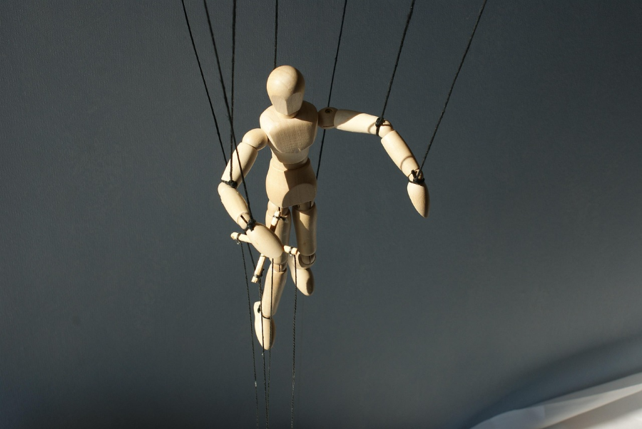 가스라이팅으로 자신의 판단력을 상실한 무력감