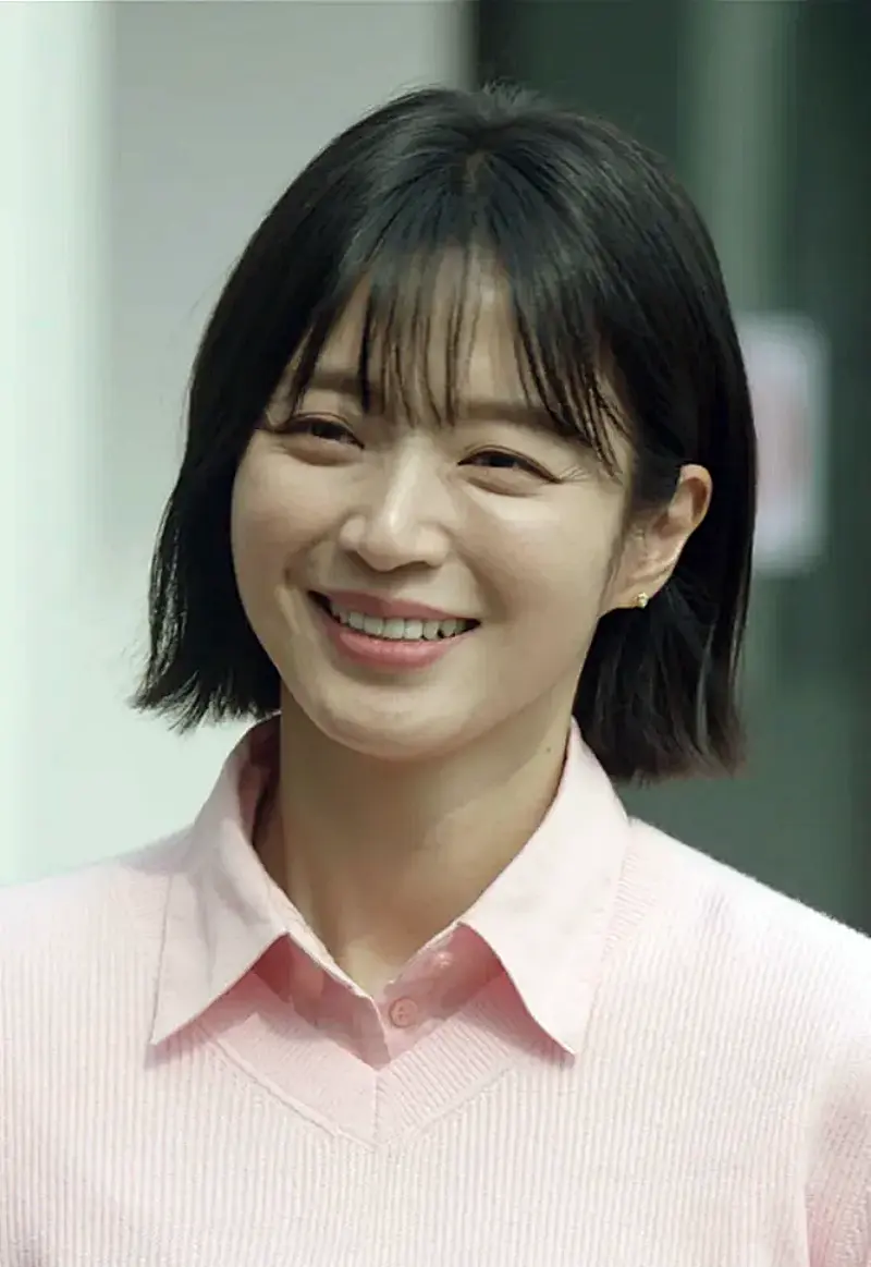 나의 완벽한 비서에서 박성경 역을 맡은 송지인