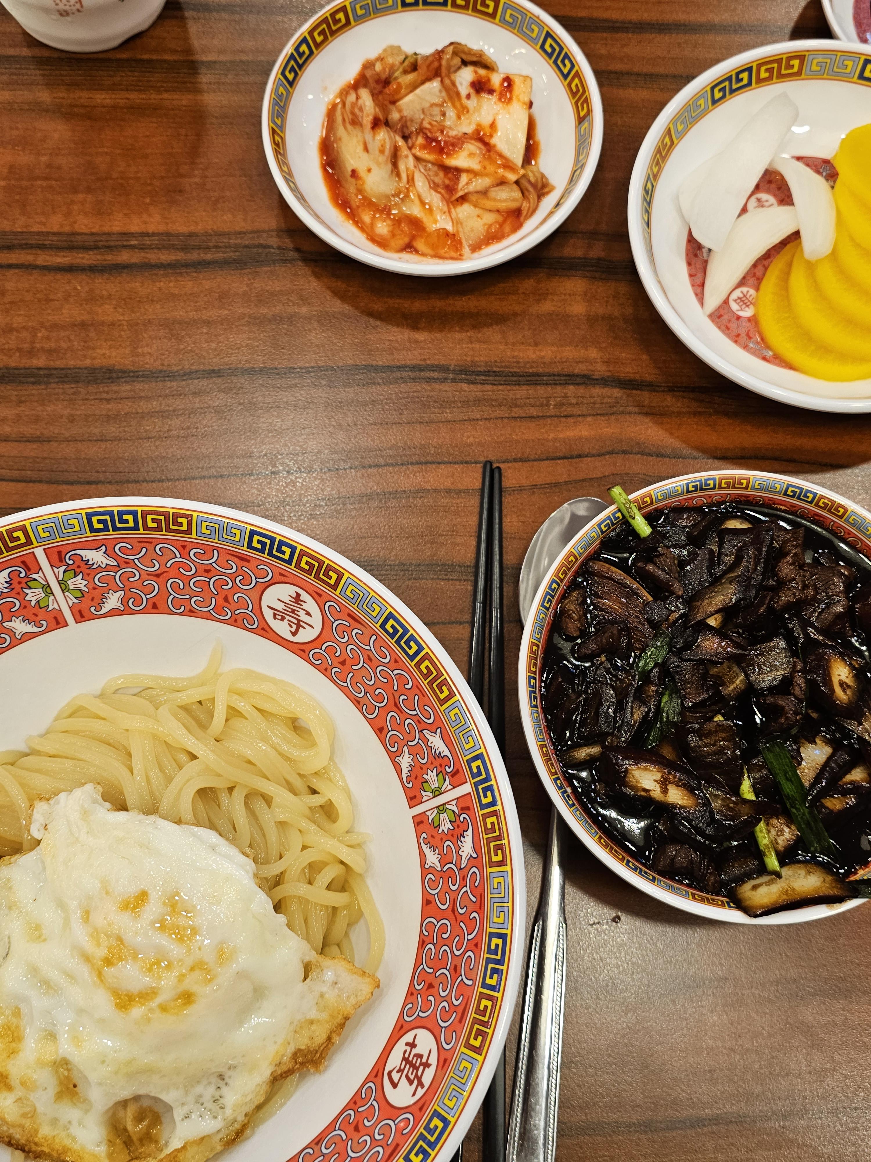 간짜장면과-간짜장소스-그리고-밑반찬