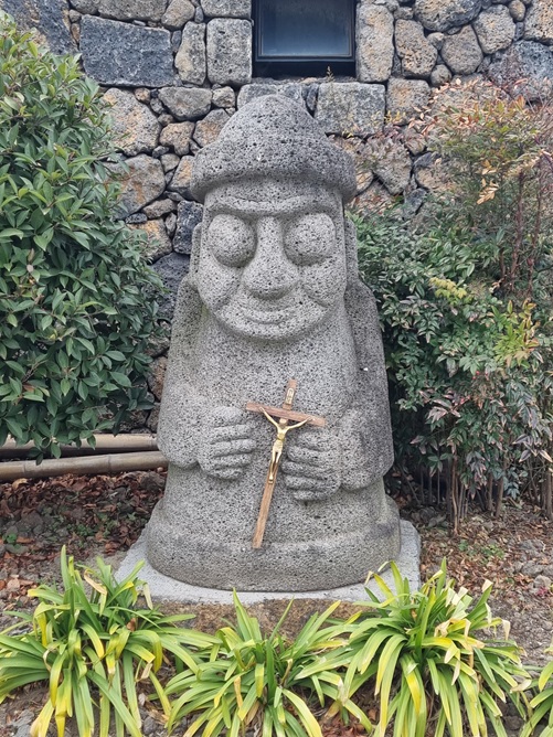 김기량 순교기념관 돌하루방