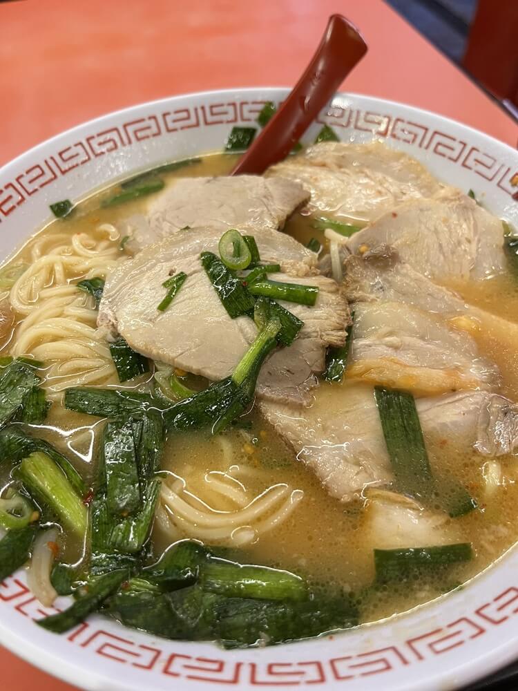 라멘에 올라간 차슈 6개