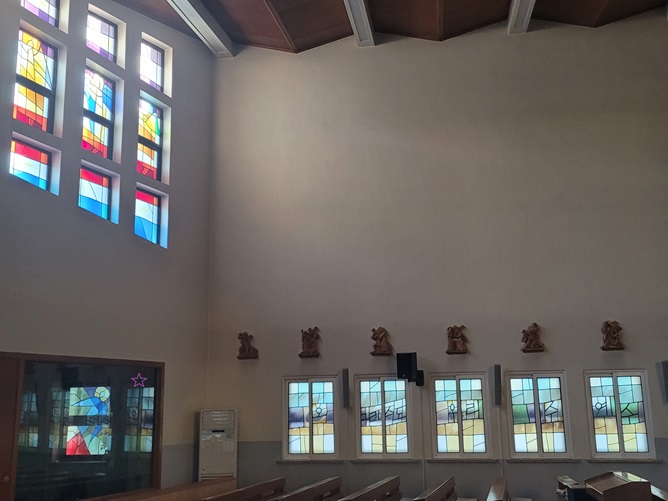 제천 의림동성당 스테인드글라스