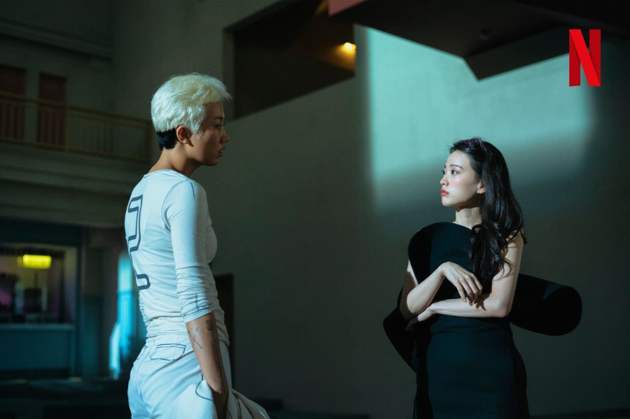 2층 여성의 격투 실력이 하향