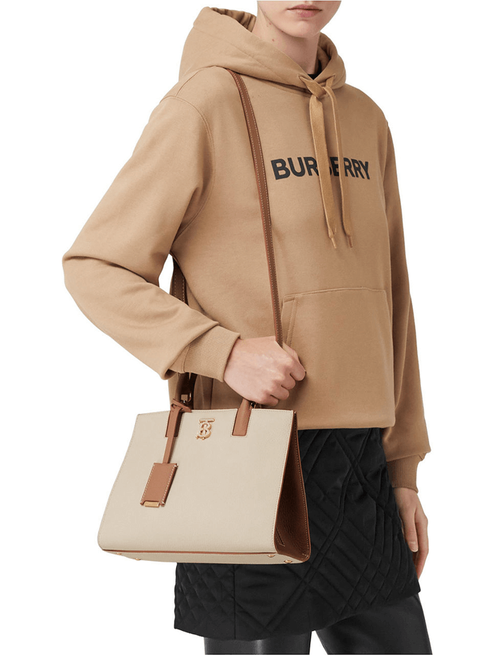 비밀은 없어 1회 강한나 가방