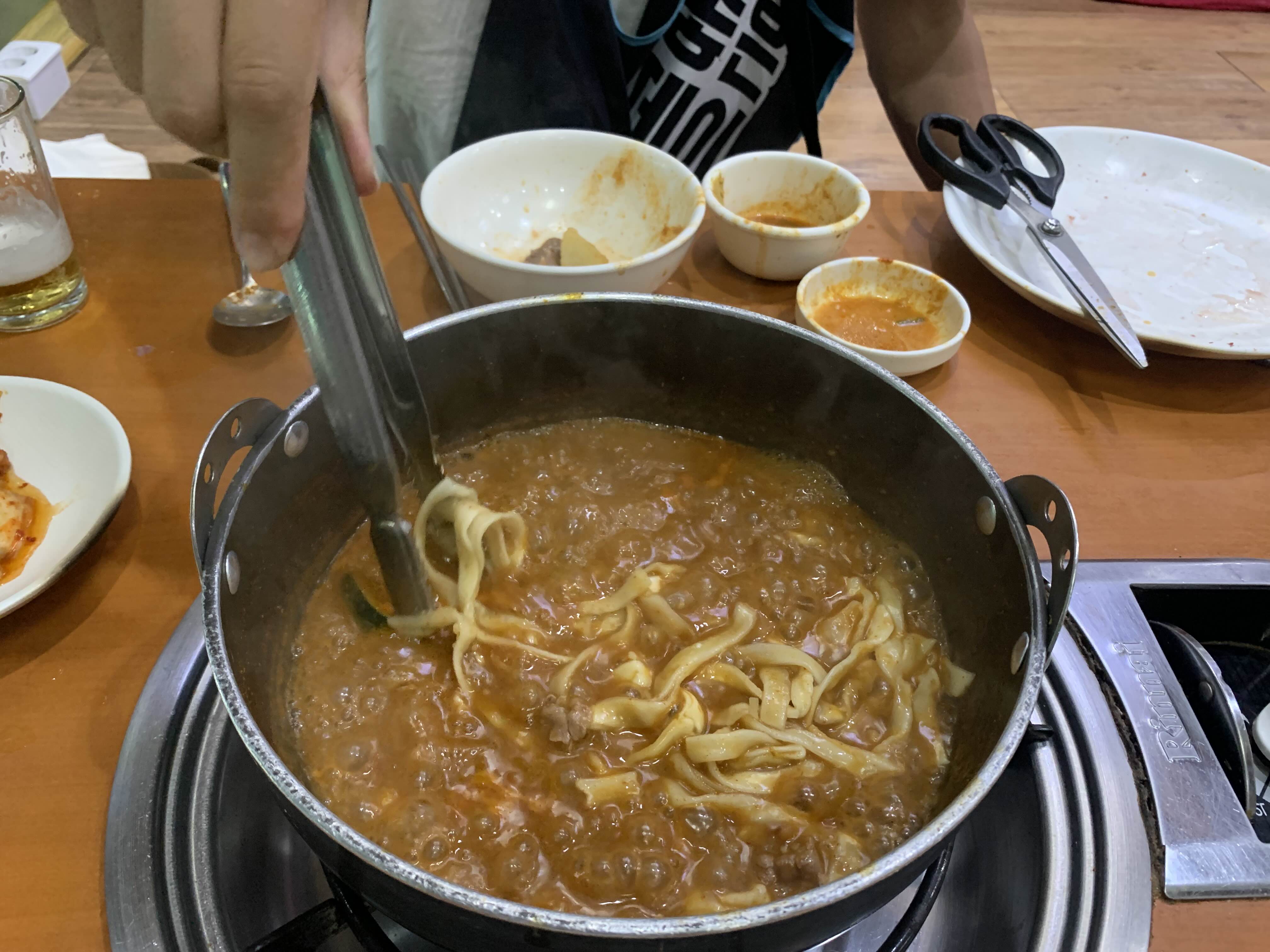 국수 데쳐 먹기