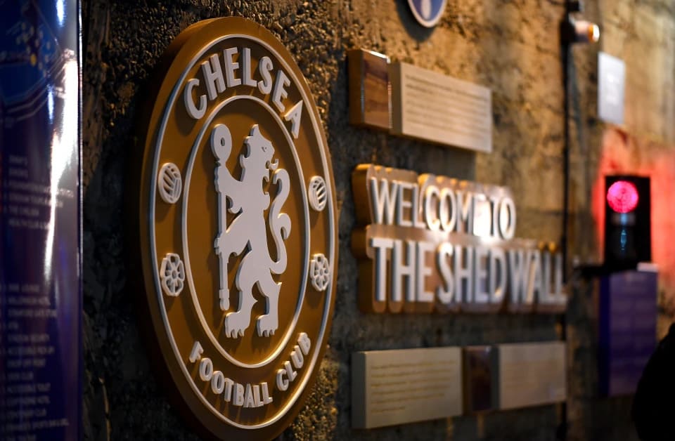 국제축구연맹(FIFA), 오프사이드 판정하는 축구 로봇 심판 시범 도입 VIDEO: ROBO-STOP Chelsea to become first Premier League side to play with &lsquo;robot-refs&rsquo; to make offside decisions at Club World Cup