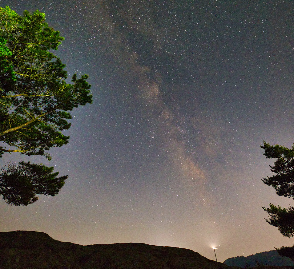 바람이 좋은 저녁 캠핑장 은하수