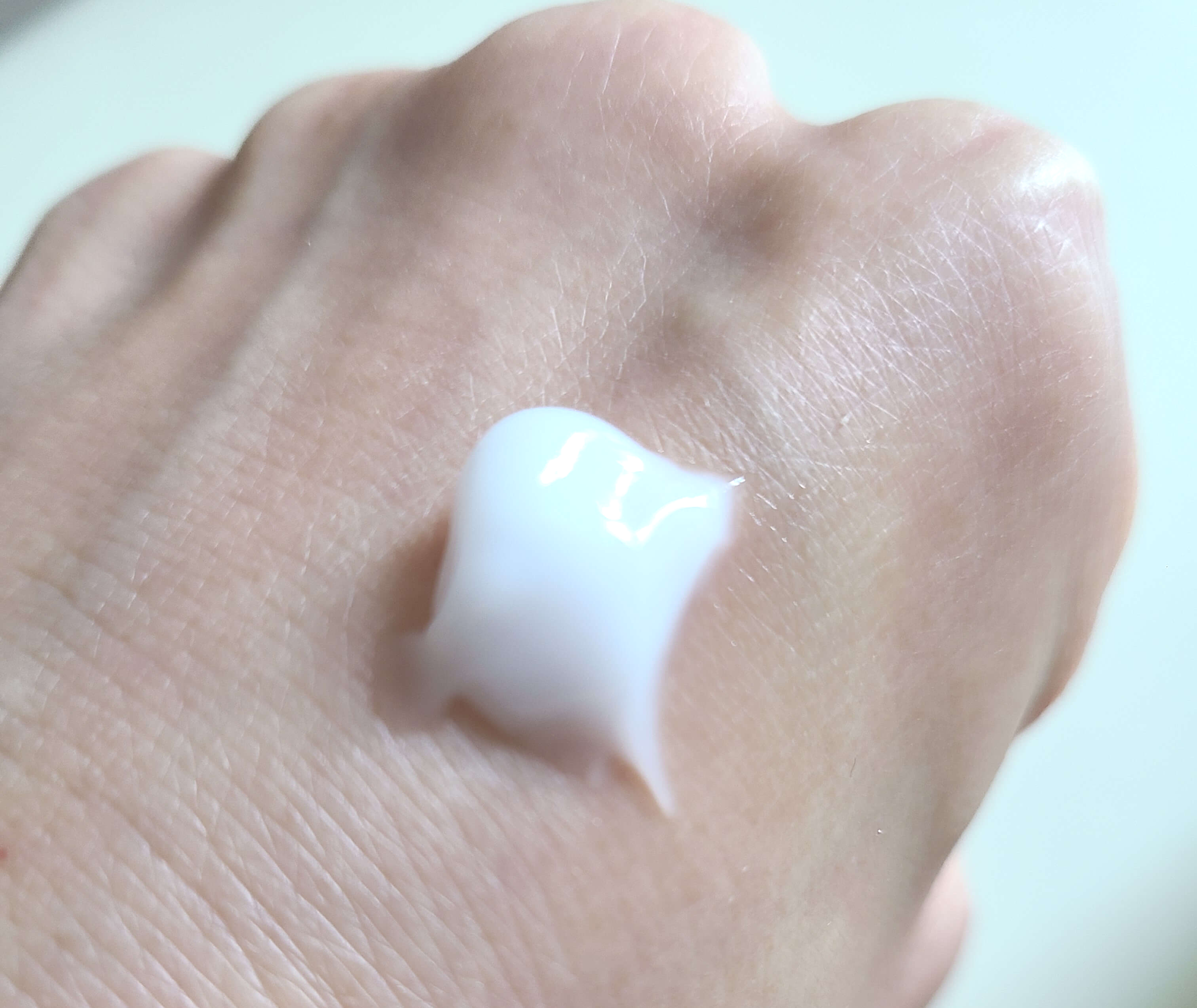 일리윤 바디로션 제형