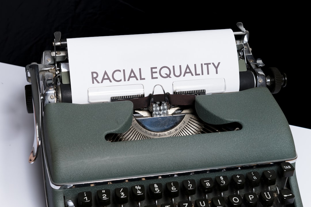 차별 (discrimination)