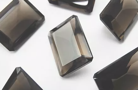 스모키 쿼츠(Smoky Quartz/차수정·연수정)