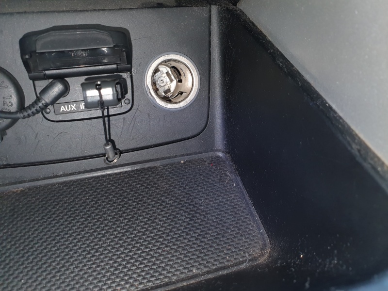 자동차-내부-시거잭