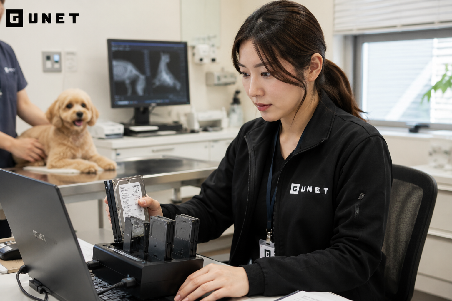 분당 판교 동물병원에서 진료자료와 사진파일 복구 작업을 진행하는 지유넷 현장 이미지