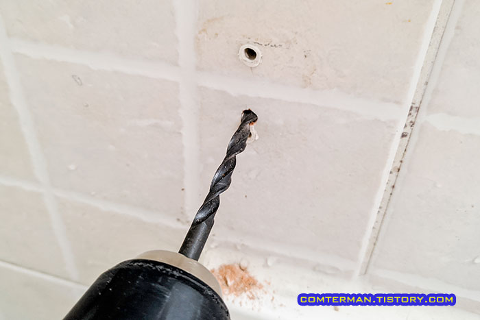 일반 드릴로 타일 뚫기